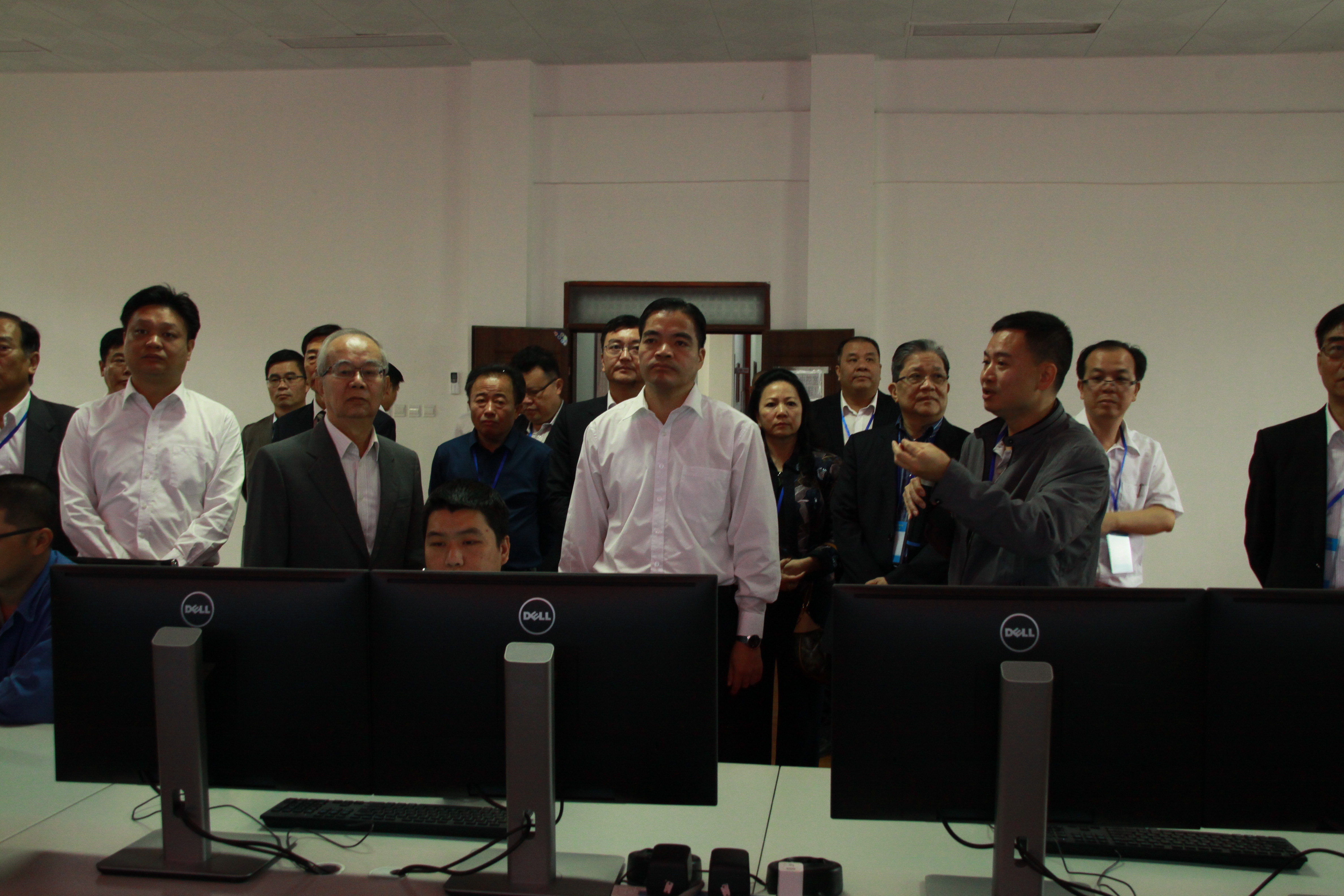 维多利亚老品牌vic(集团)官方网站