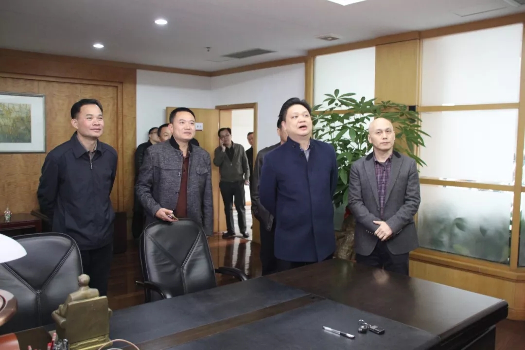 维多利亚老品牌vic(集团)官方网站