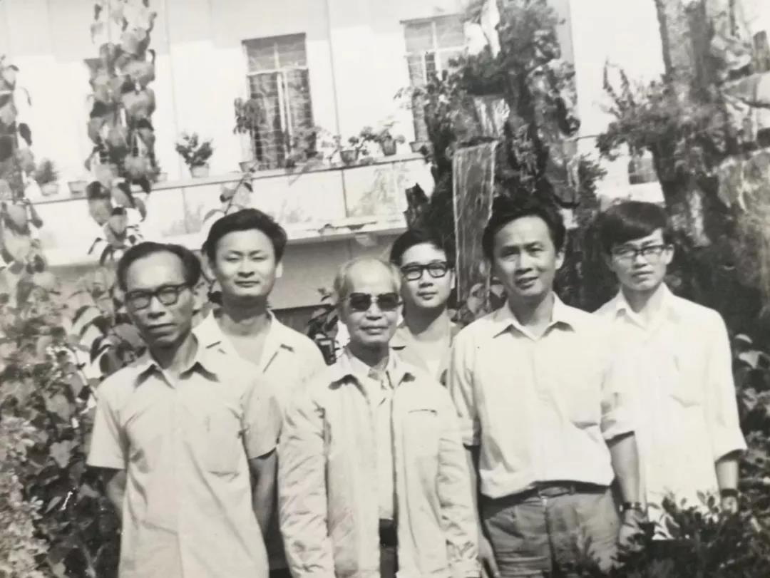 维多利亚老品牌vic(集团)官方网站