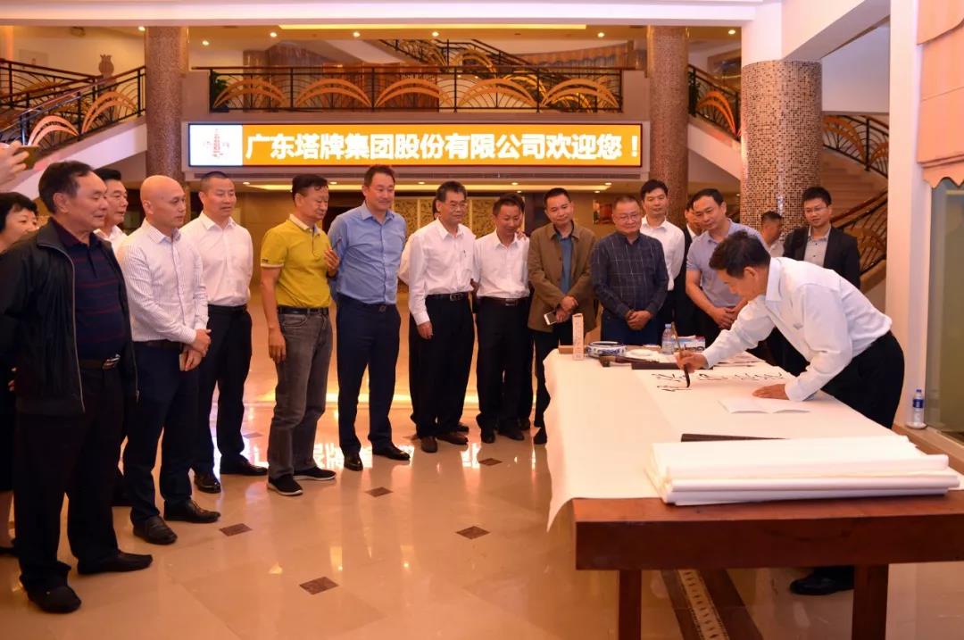 维多利亚老品牌vic(集团)官方网站