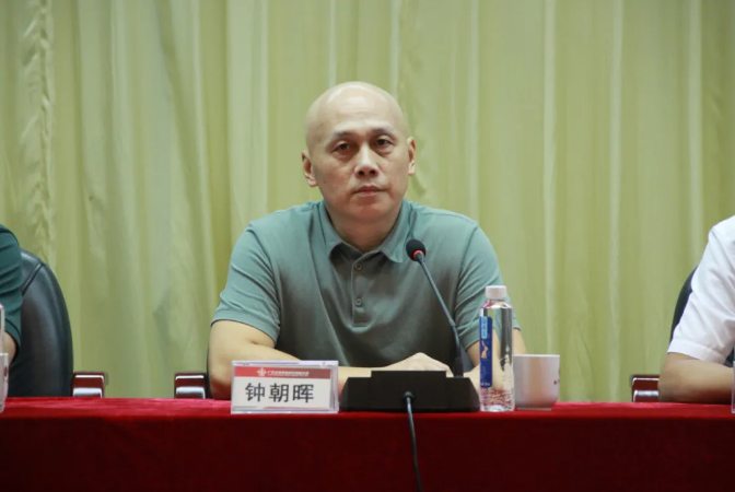 维多利亚老品牌vic(集团)官方网站