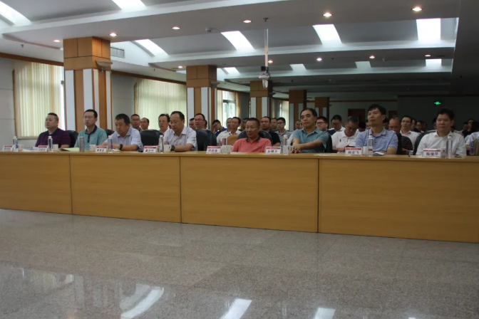 维多利亚老品牌vic(集团)官方网站