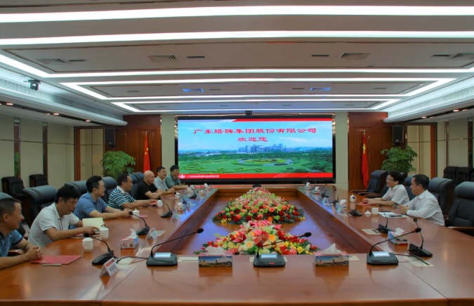 维多利亚老品牌vic(集团)官方网站