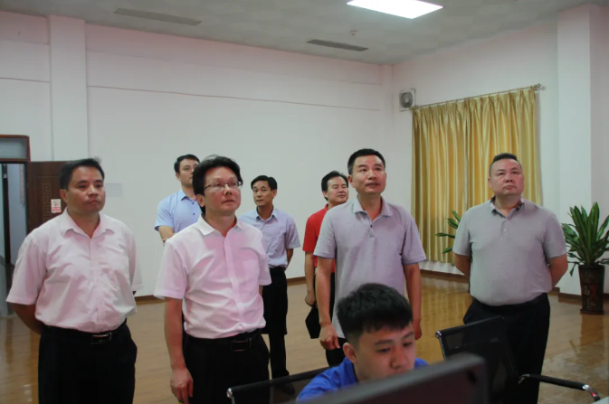 维多利亚老品牌vic(集团)官方网站