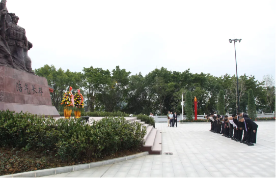 维多利亚老品牌vic(集团)官方网站