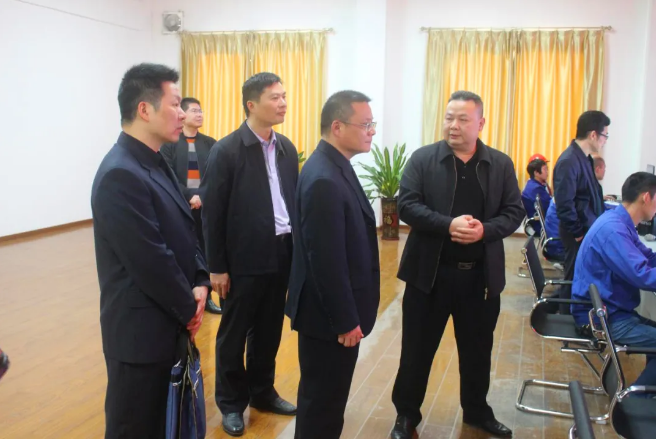 维多利亚老品牌vic(集团)官方网站