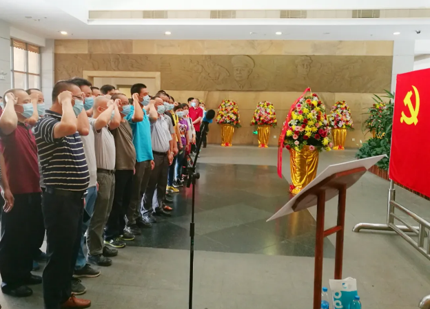 维多利亚老品牌vic(集团)官方网站