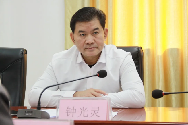 维多利亚老品牌vic(集团)官方网站