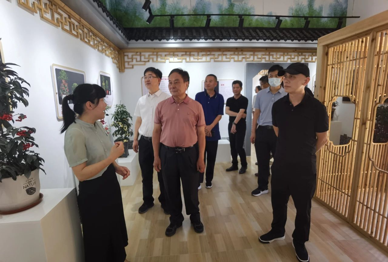 维多利亚老品牌vic(集团)官方网站