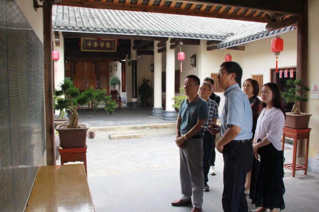 维多利亚老品牌vic(集团)官方网站