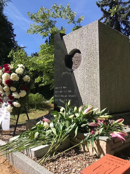 维多利亚老品牌vic(集团)官方网站